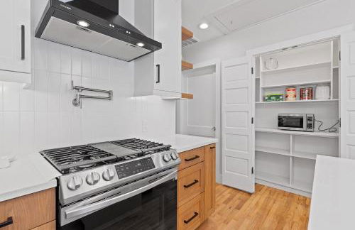 Bright Renovated ATX Home with Yard and Cowboy Pool - Foto 17