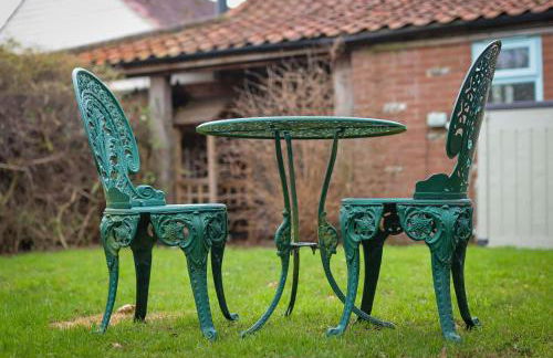 Barn in Happisburgh sleeping 2 and welcoming 5 dogs - close to beach! - Photo 18