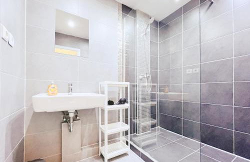 Home4Now DOR01 Monteursunterkunft in Dormagen I 3 Schlafzimmer für 6 Personen I Küche I SmartTV I WiFi - Foto 7