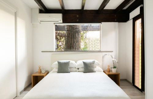 ELEGANTE VILLINO nel verde di Roma - Foto 13