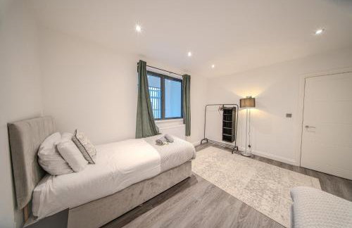 9 Royal Oak Brentwood - 2 Bed - Free Secure Parking - Contractor Stays - Long Stays - Foto 3