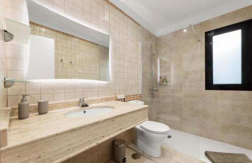 Villa Cactus - Large Private Plot - Heated Pool & BBQ - Luxury Vacation - Foto 32