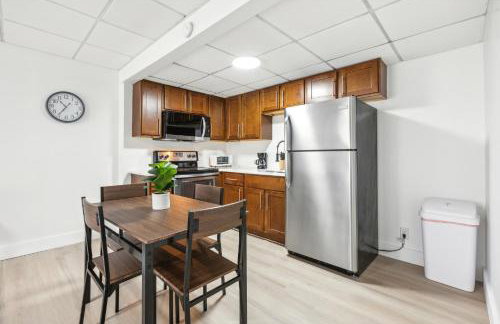 East 120 I Modern Refinished Apt Downtown I Gym - Foto 4