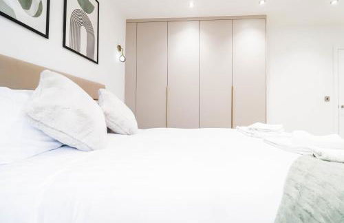 The Abbey Apartment - 1BR Apt with Dedicated Workspace, Fast Wifi & Stylish Kitchen Island & Free Secure Underground Parking - Foto 26