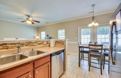 Charming Greensboro Townhouse with Back Patio! - Foto 15