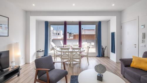 Modern Penthouse with Private Terrace - Photo 3