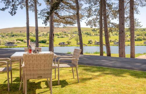 Pendle View Gatehouse Lakeside Stay - Photo 8