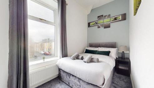 Modernised 3-bedroom Blackburn townhouse sleeps 6 - Foto 3