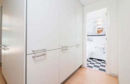 HomeForGuest Design Attic Apartment FREE Parking - Foto 28