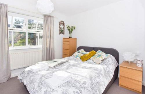 Walking distance to racecourse and city centre - Foto 19