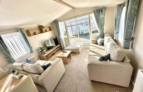 Trecco Bay - Sleeps 6 - Pet Friendly - Parking - Photo 5