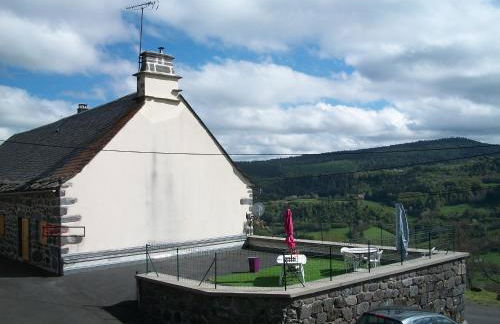 Vacances au pied des Monts du Cantal - Photo 5