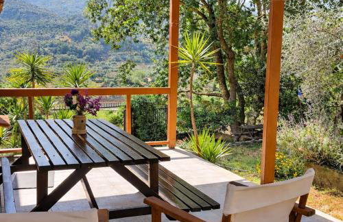 Sunshine Home - Peaceful Garden Escape & Parking - Foto 1