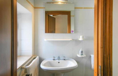 Awesome Home In Macchino With Kitchen - Foto 24