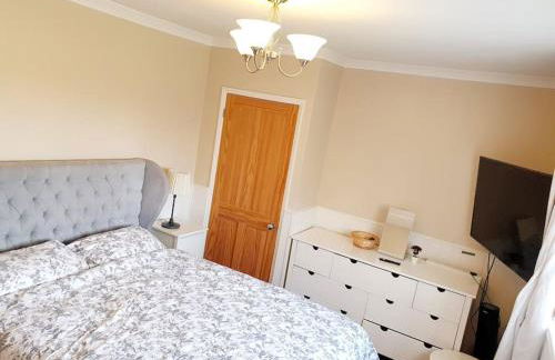 Specious 3bed property with parking & large garden - Foto 12