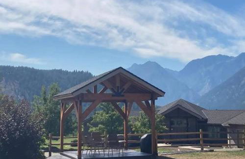 Mountain View Chalet Getaway 5 Min to Town - Foto 8