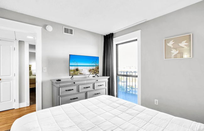 Edgewater Tower 1-305 - Foto 19