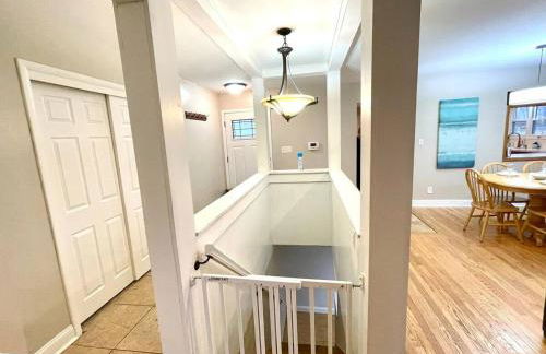 Large Private Ranch - Master Bedroom Suite with King Bed and private Bathroom - Fenced Yard - Pets & Kids Welcome - Pool Table - Foto 10