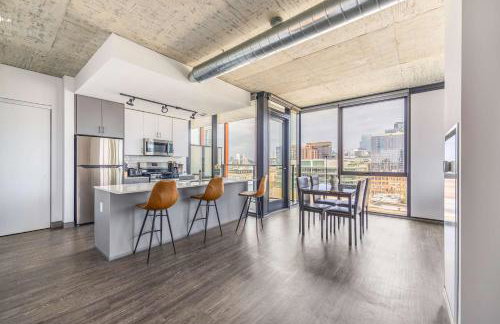 Freshly Minted 2BR - Elegance & Comfort in Central Chicago - Photo 8