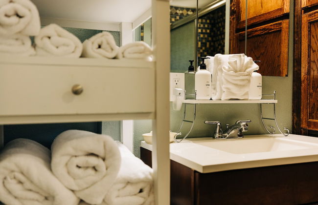 Serene Creek Side Cottage Retreat - Foto 13