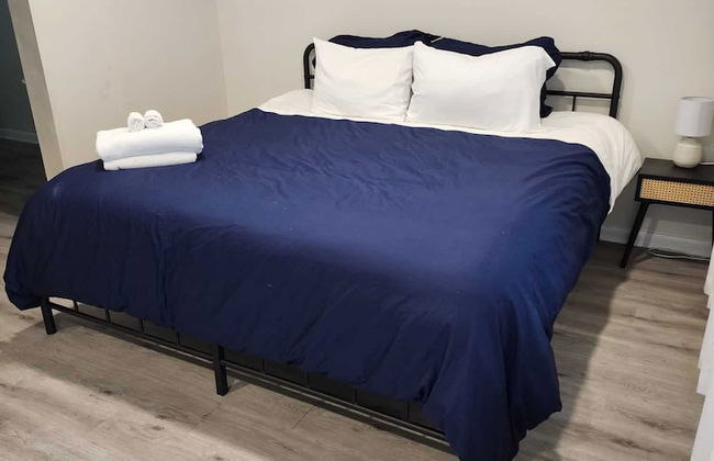 Centrally Located Studio Near Downtown - Photo 2