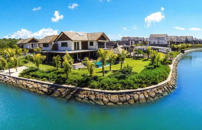 Immaculate Two Beds Luxury Marina Apartment - Photo 26