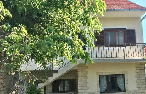 Family friendly holiday home "Ana" with heated pool - Foto 1