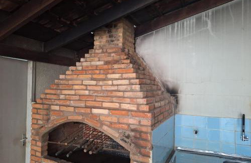 CASA - 3 quartos com ar - garagem para 3 carros - Foto 47