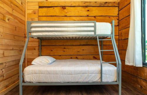 Cute Cabin Rental in Waco, for Wonderful Family Glamping in Texas - Foto 19