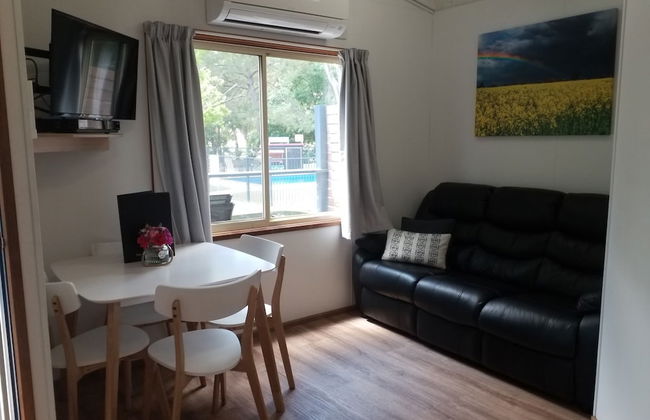 Euroa Caravan Park - Foto 8