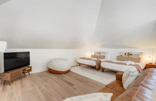 Whitewater Villa - 5BR Luxury Retreat with Hot Tub - Foto 62