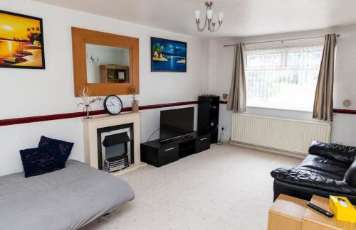 3 bed home sleeps 8 people located 1 min from train stop - Otley Terrace - Photo 17