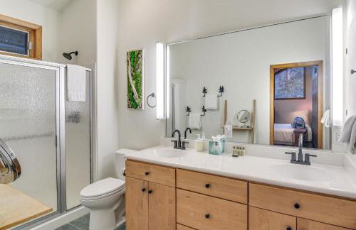 Scenic Creekside Retreat! Rocky Mountain Cabin - Foto 16