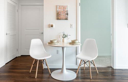 Beautiful 1BR Apt in Hollywood w Pool and Parking - Foto 14