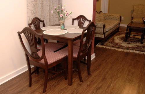 Historic Luxury Two Bedroom Apartment - Photo 9