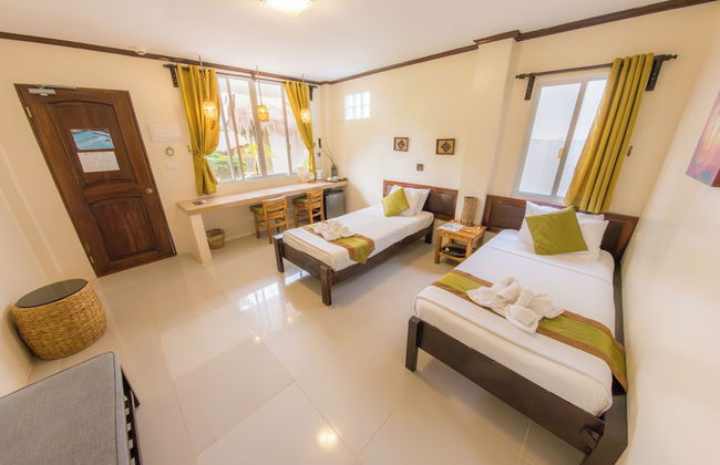 Palms Cove Resort - Photo 19