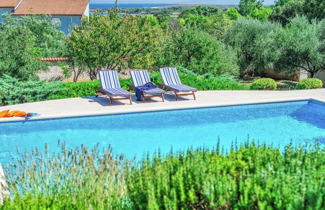 Spacious Detached Villa with Pool near Pula with sea View - Foto 16