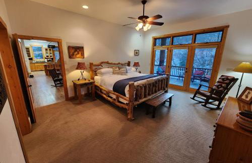 Sundance Spacious Vaulted Ceiling cabin, Hot tub, huge lawn - Foto 52