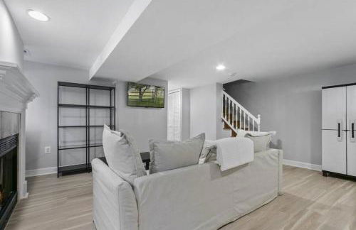 Capitol Hill Stay Like No Other - Photo 10