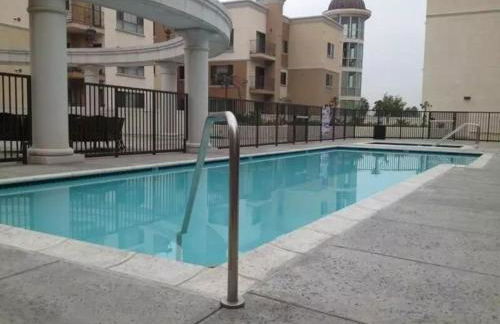 Spacious 2 Bed, 2-Bath Apartment in Monterey Park - Foto 17
