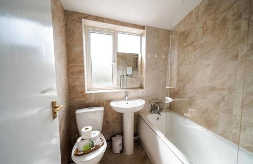 Open Mind Property - HotTUB, 4 Beds & 2 Free Parking - Foto 37