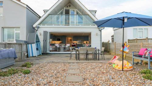 Bucket and Spades- Right on the Beach - Foto 2