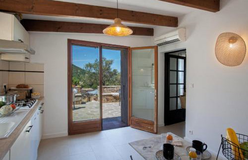 Villa bodri, maison en pierre avec vue mer et piscine chauffée - Foto 26