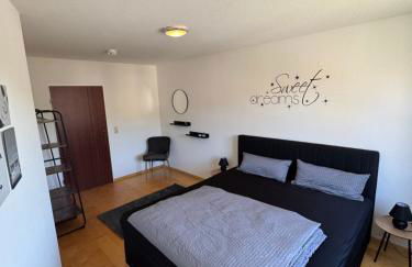 Emelies Sonnenwohnung mit Balkon - Foto 2