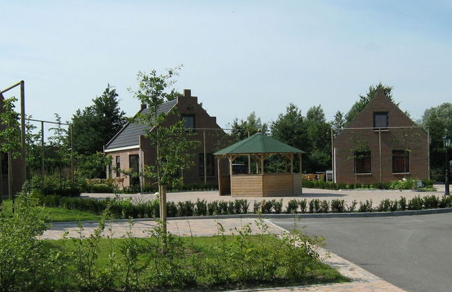 Cozy Furnished House with Garden near Nature Reserve - Photo 9