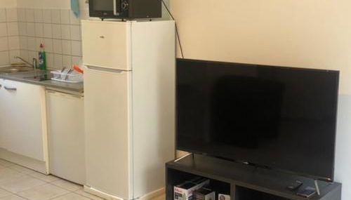 Apartment Sleeps 2 with On-Site Parking - Foto 3