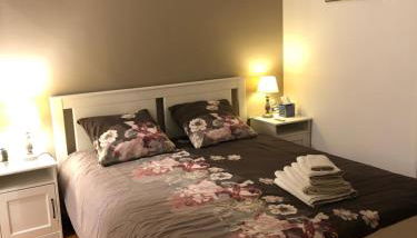 Maison de centre-ville au calme avec jardin et parkings - Photo 3