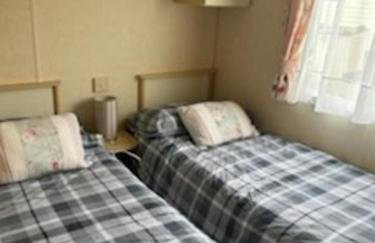 2Bed-Cabin Sleeps 4 WiFi Free Parking Sea Views - Photo 7