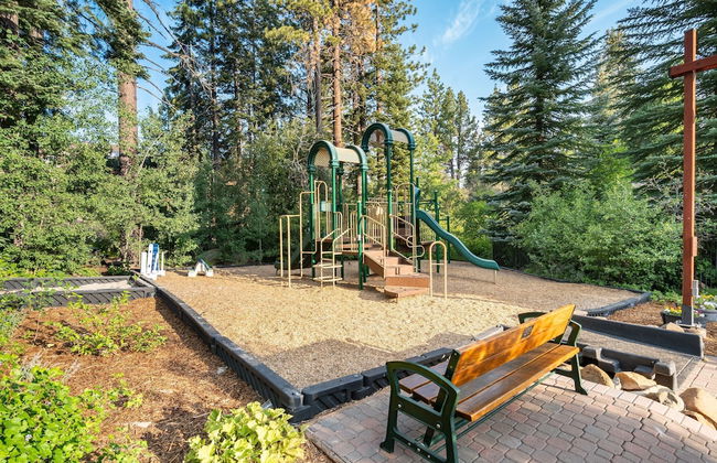 Wolfe by Avantstay 5mins Northstar w Hot Tub Fireplace 2 Private Decks - Photo 34