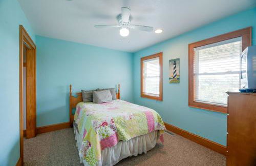 Quiet Hatteras Duplex with Decks about 1 Mile to Beach - Foto 19